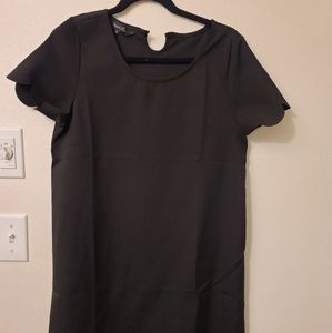 Oversized S Scalloped Black Dress